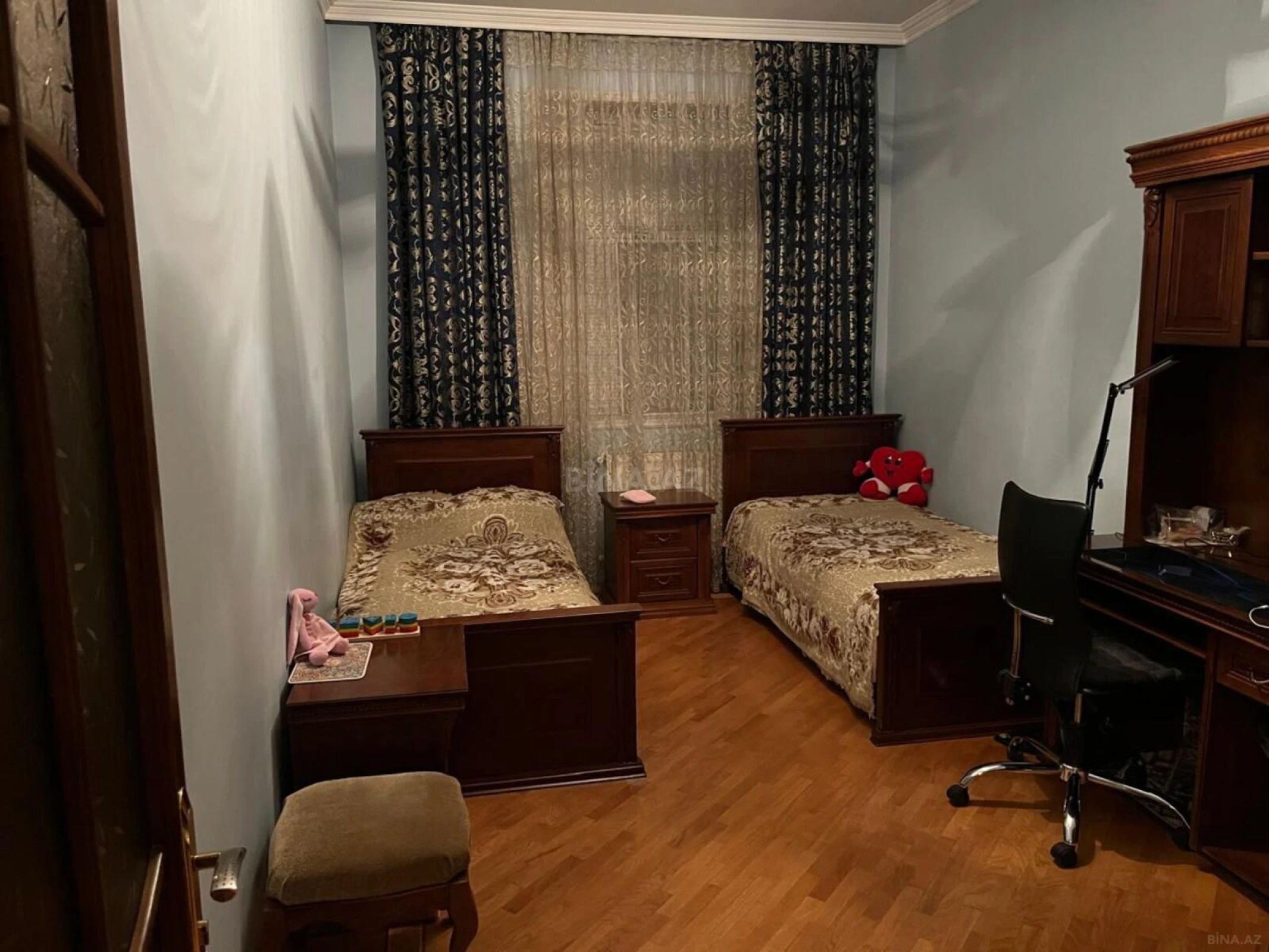Satılır 3 otaqlı mənzil 175 m²