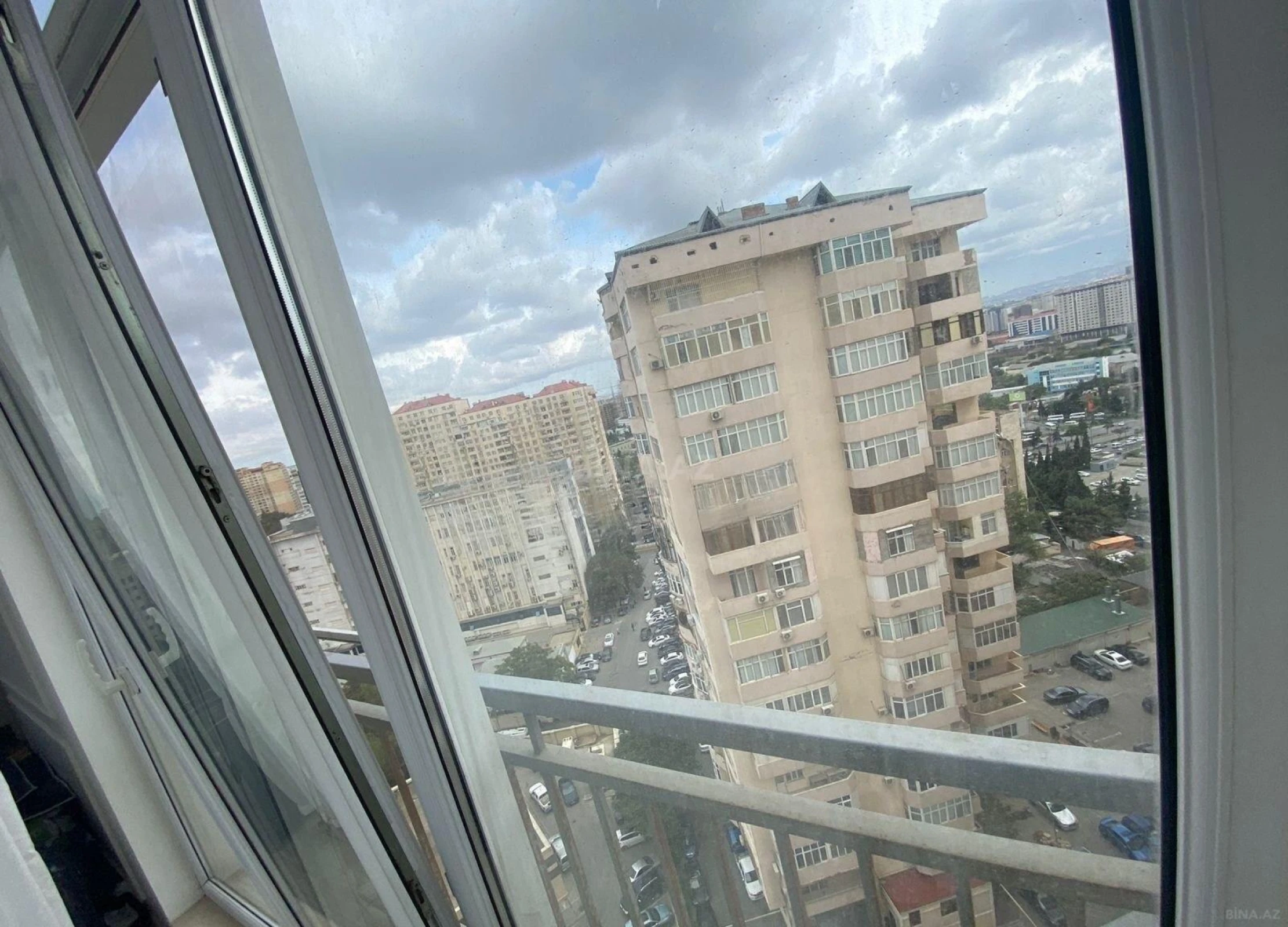 Satılır 2 otaqlı mənzil 90 m²