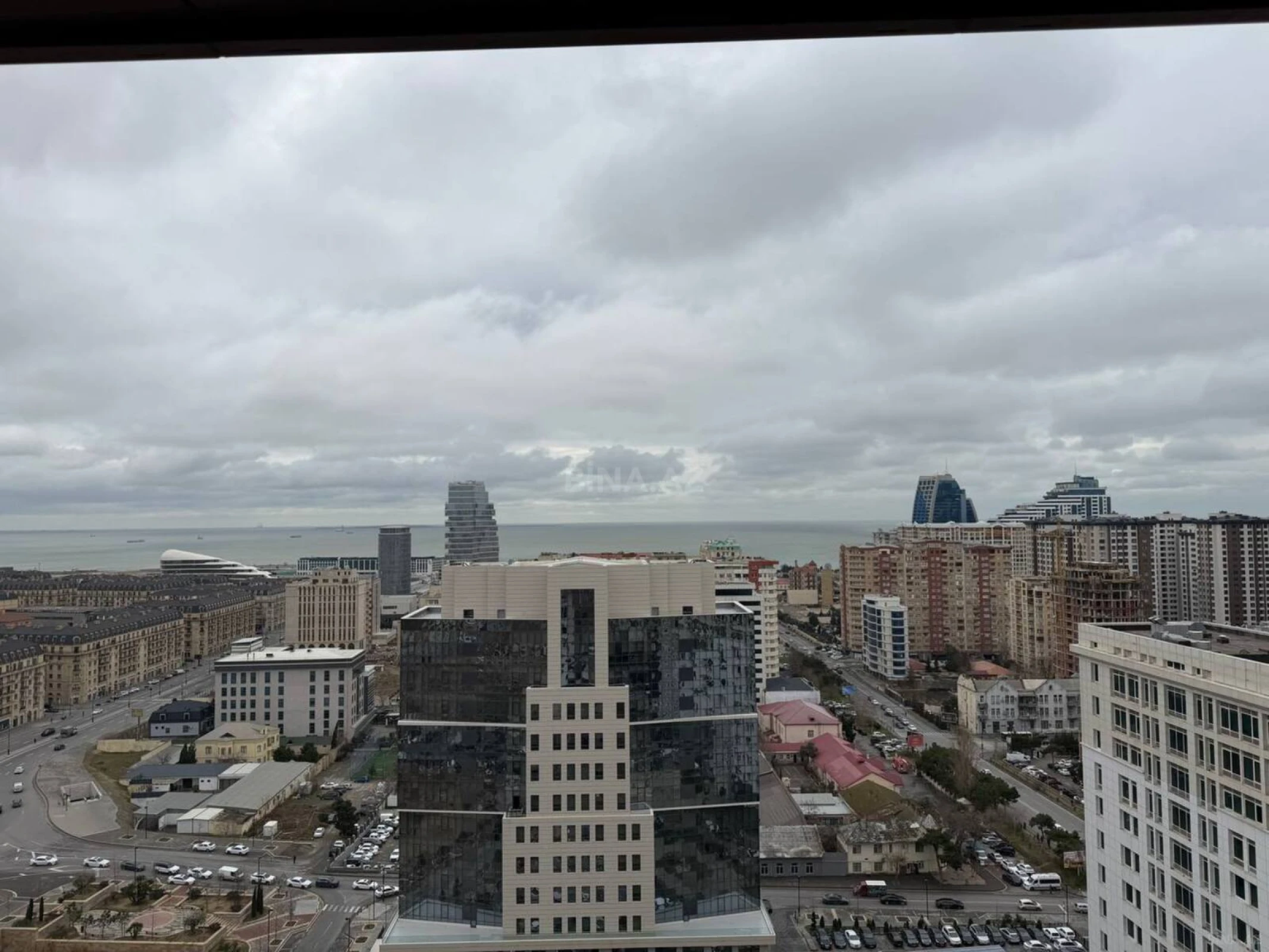 Satılır 3 otaqlı mənzil 90 m²