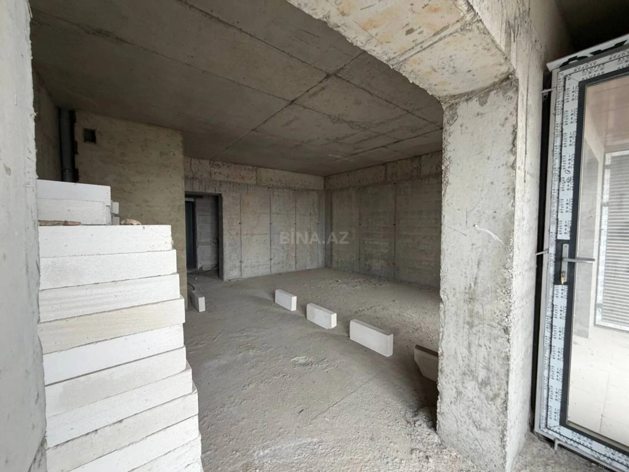 Satılır 3 otaqlı mənzil 90 m²