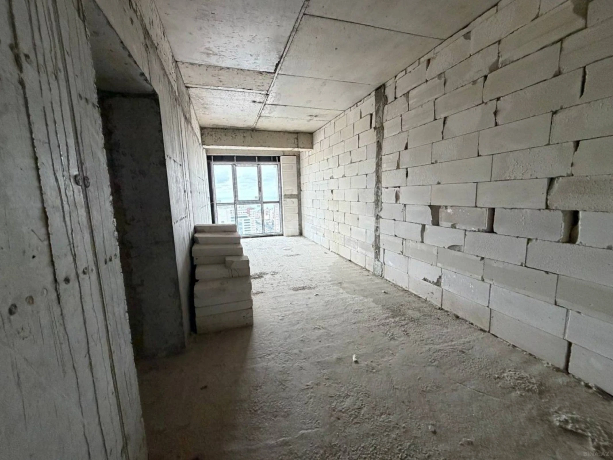 Satılır 3 otaqlı mənzil 90 m²