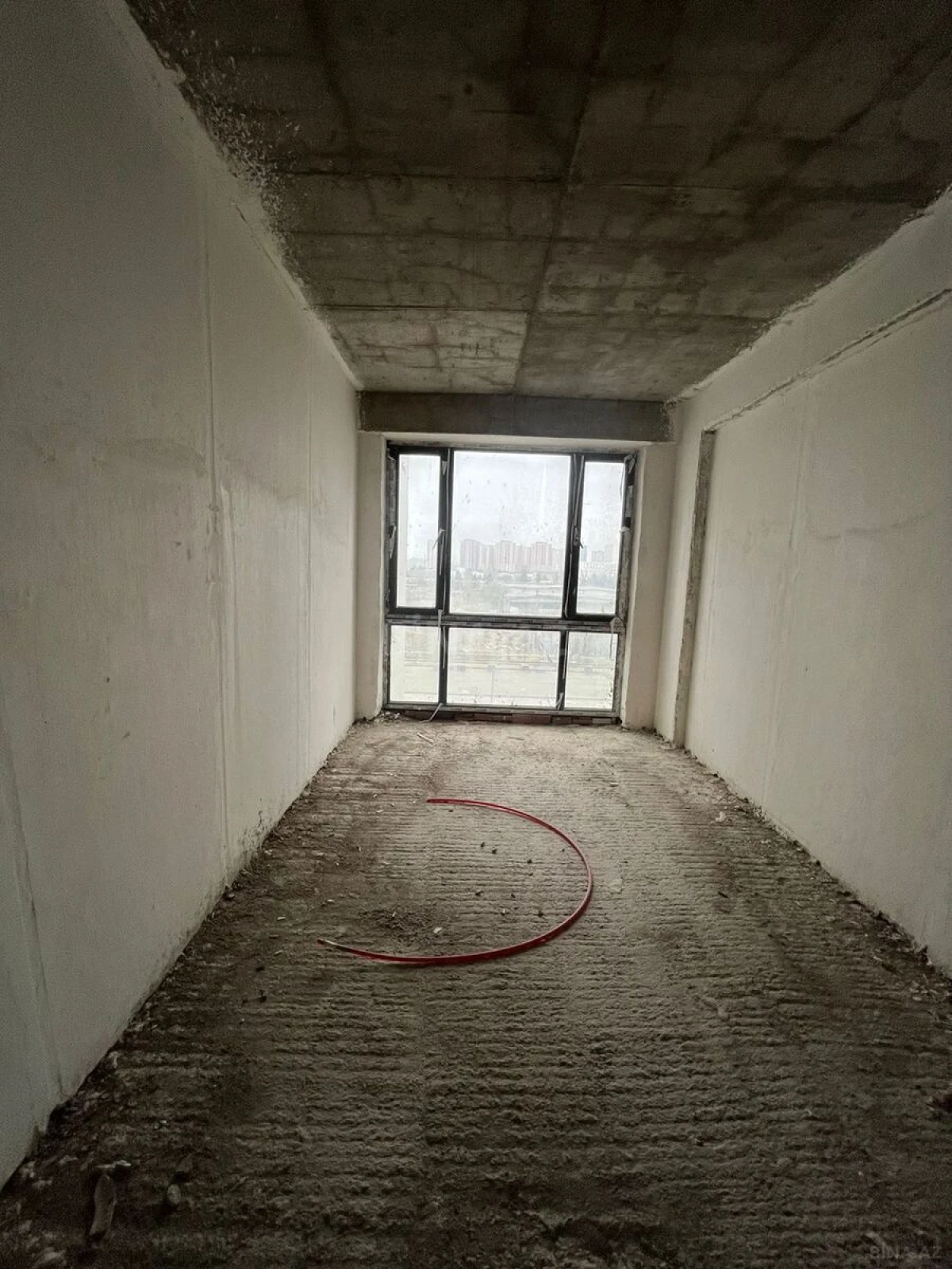 Satılır 3 otaqlı mənzil 141 m²