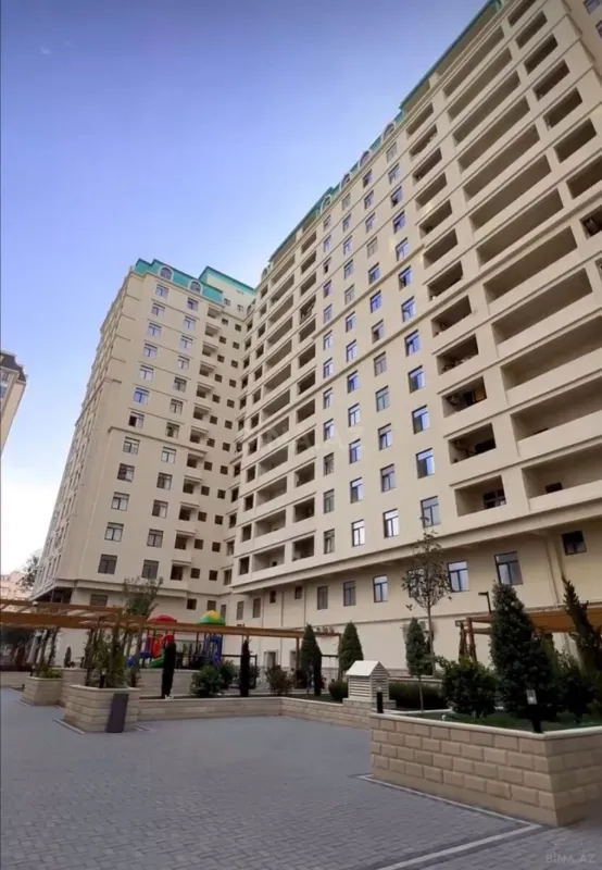 Satılır 3 otaqlı mənzil 141 m²