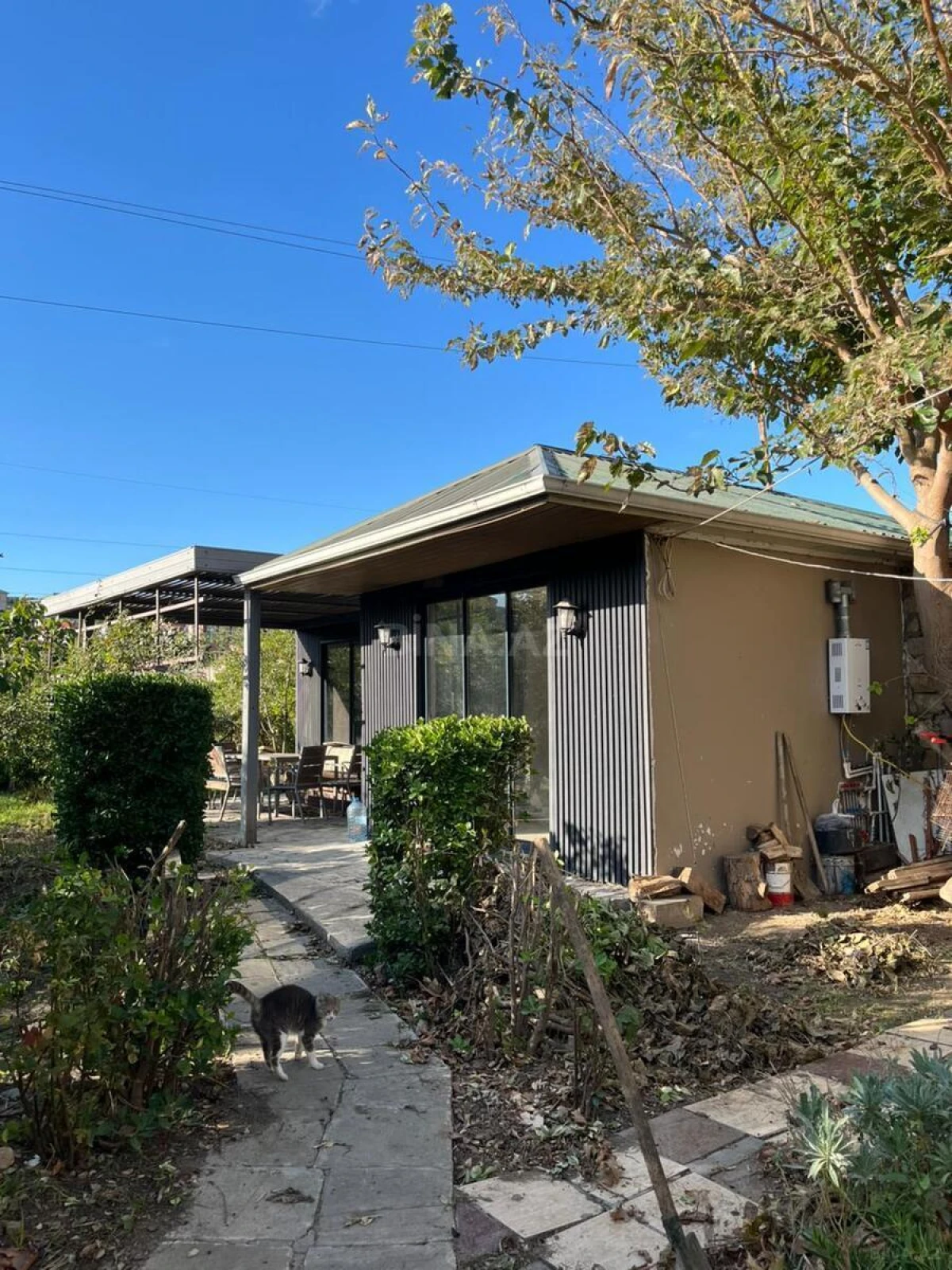 Satılır 4 otaqlı həyət evi 300 m²