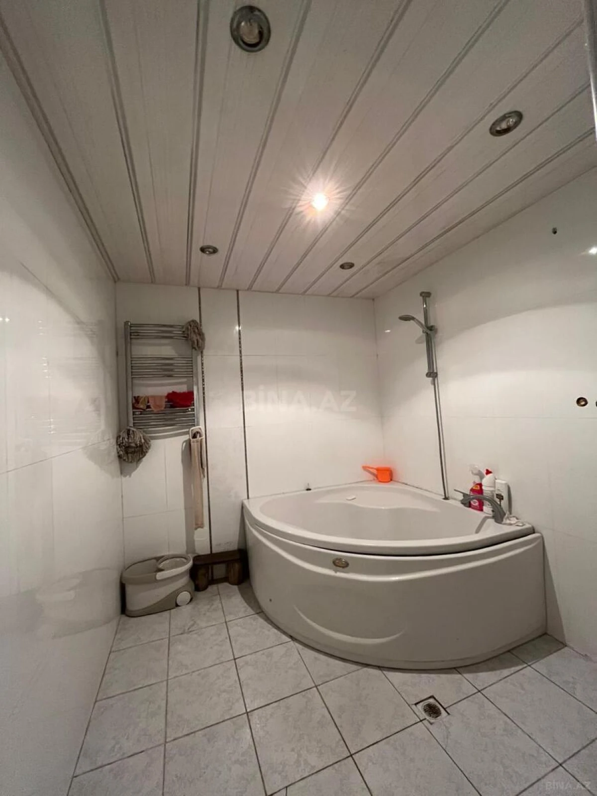 Satılır 4 otaqlı həyət evi 300 m²