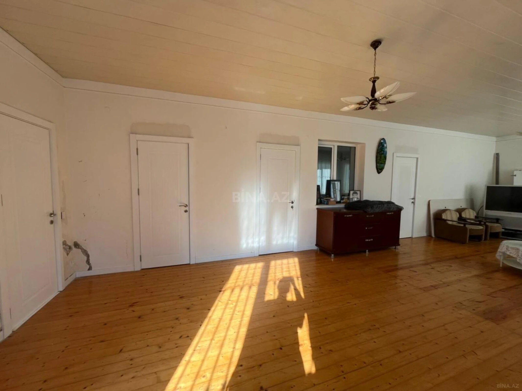 Satılır 4 otaqlı həyət evi 300 m²