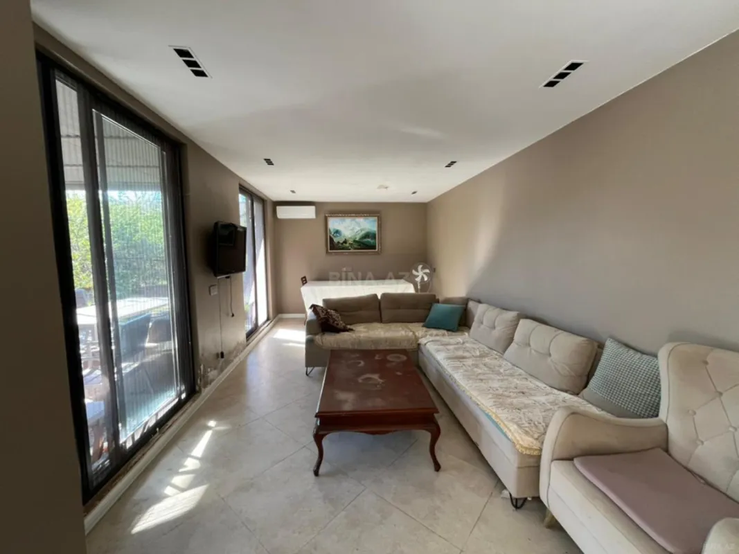 Satılır 4 otaqlı həyət evi 300 m²