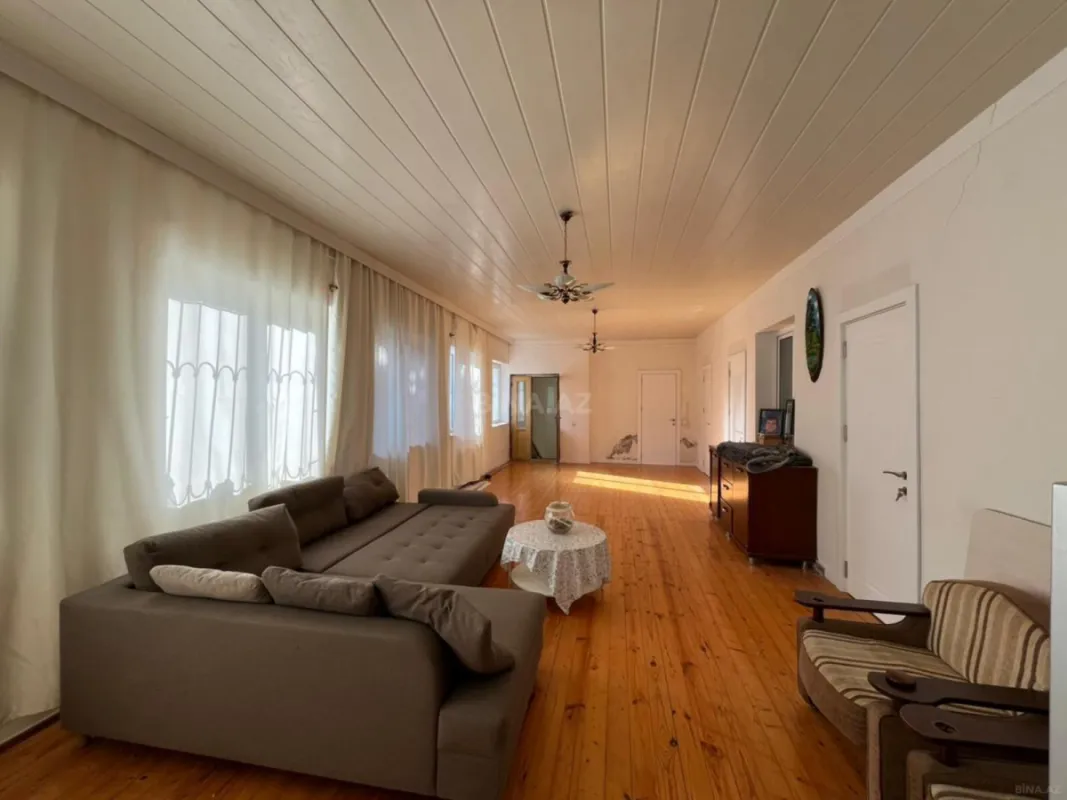 Satılır 4 otaqlı həyət evi 300 m²
