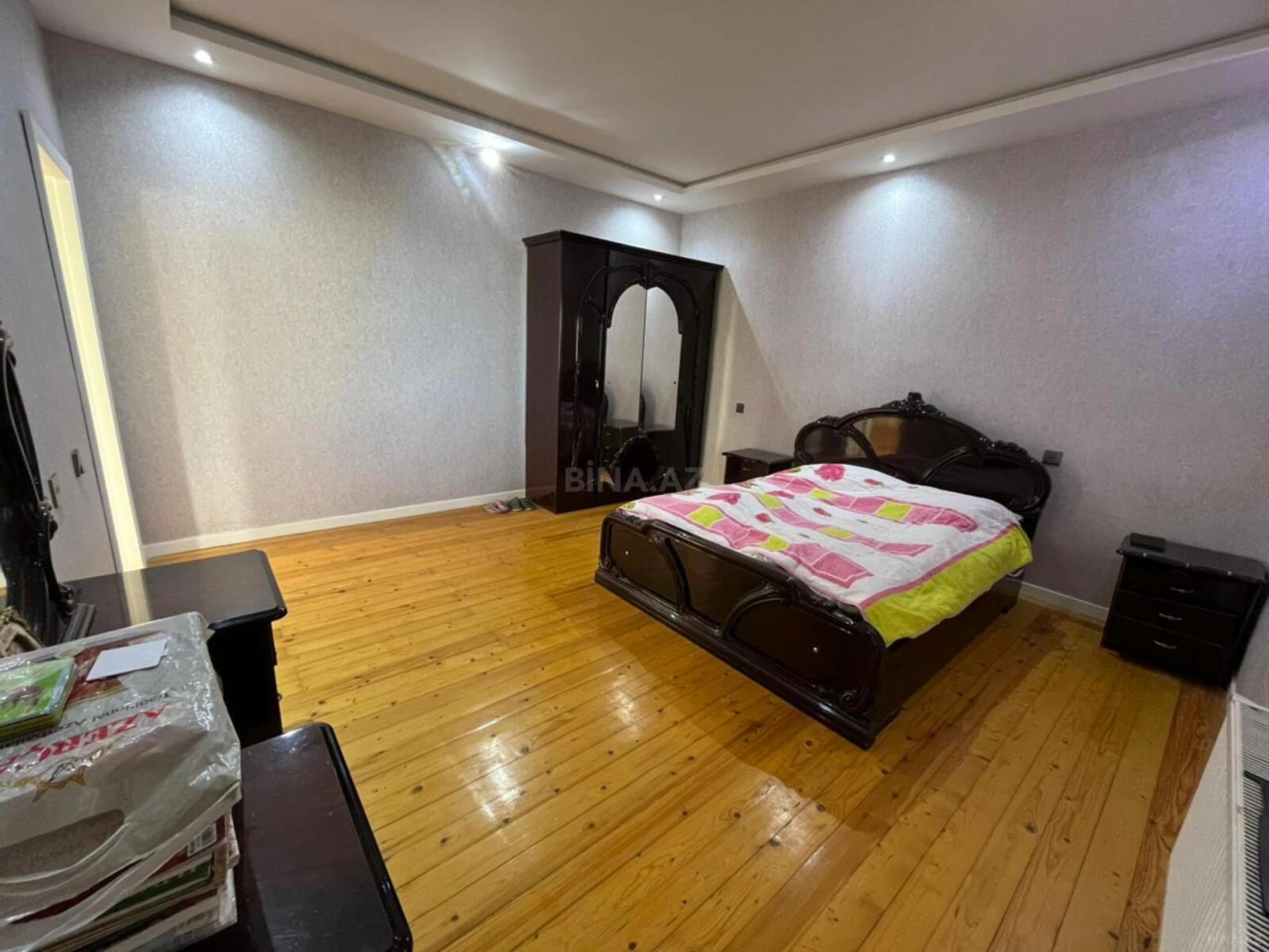 Satılır 4 otaqlı həyət evi 300 m²