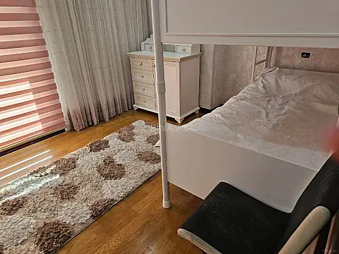 Kirayə verilir 4 otaqlı mənzil 225 m²