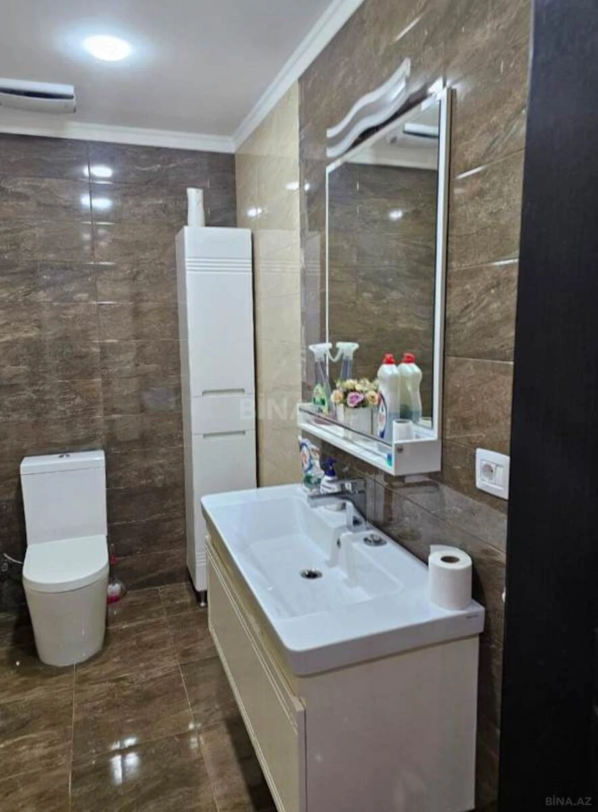 Kirayə verilir 4 otaqlı mənzil 225 m²
