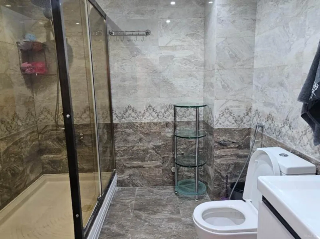Kirayə verilir 4 otaqlı mənzil 225 m²