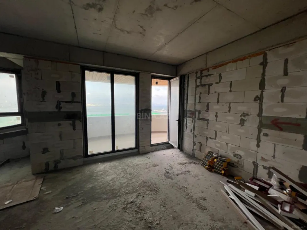 Satılır 4 otaqlı mənzil 165 m²