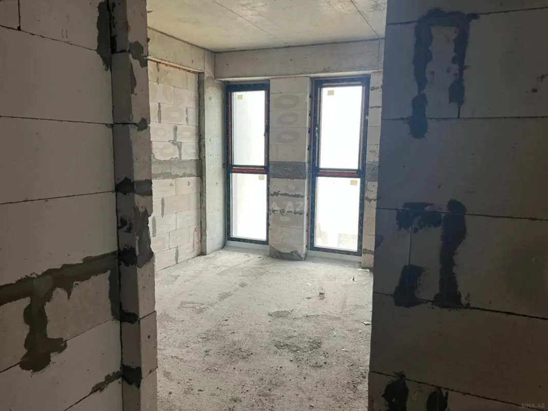 Satılır 4 otaqlı mənzil 165 m²