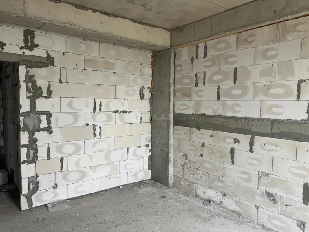 Satılır 4 otaqlı mənzil 165 m²