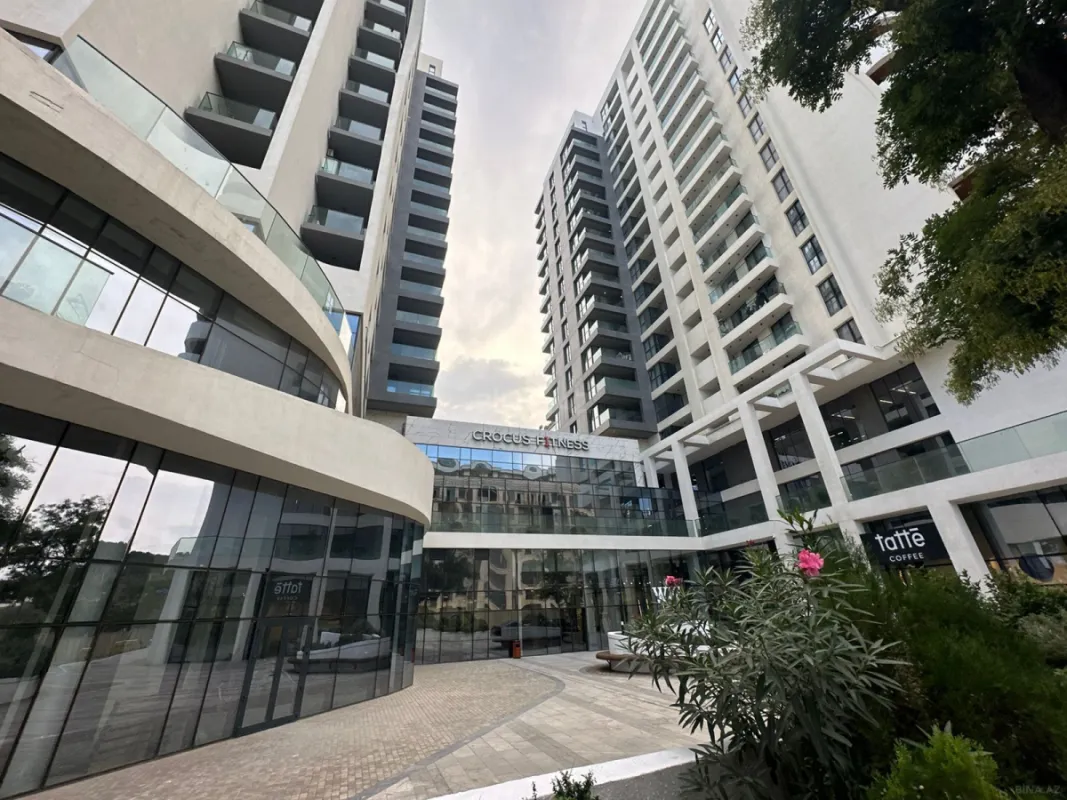 Satılır 4 otaqlı mənzil 165 m²