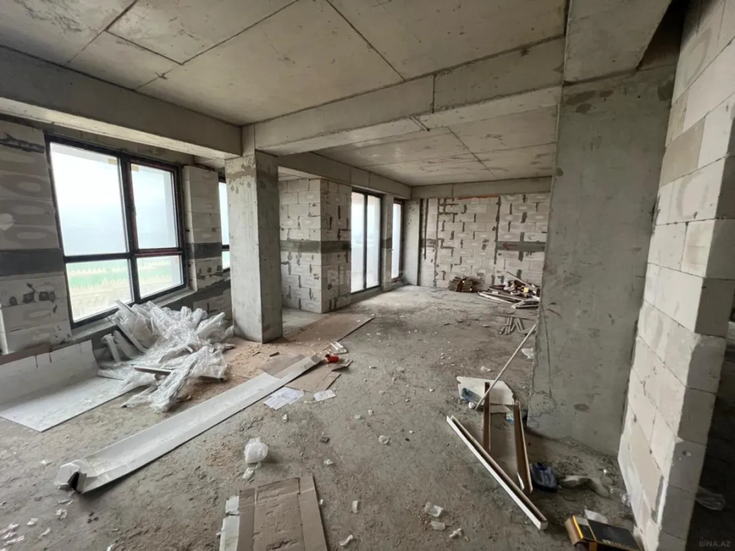 Satılır 4 otaqlı mənzil 165 m²