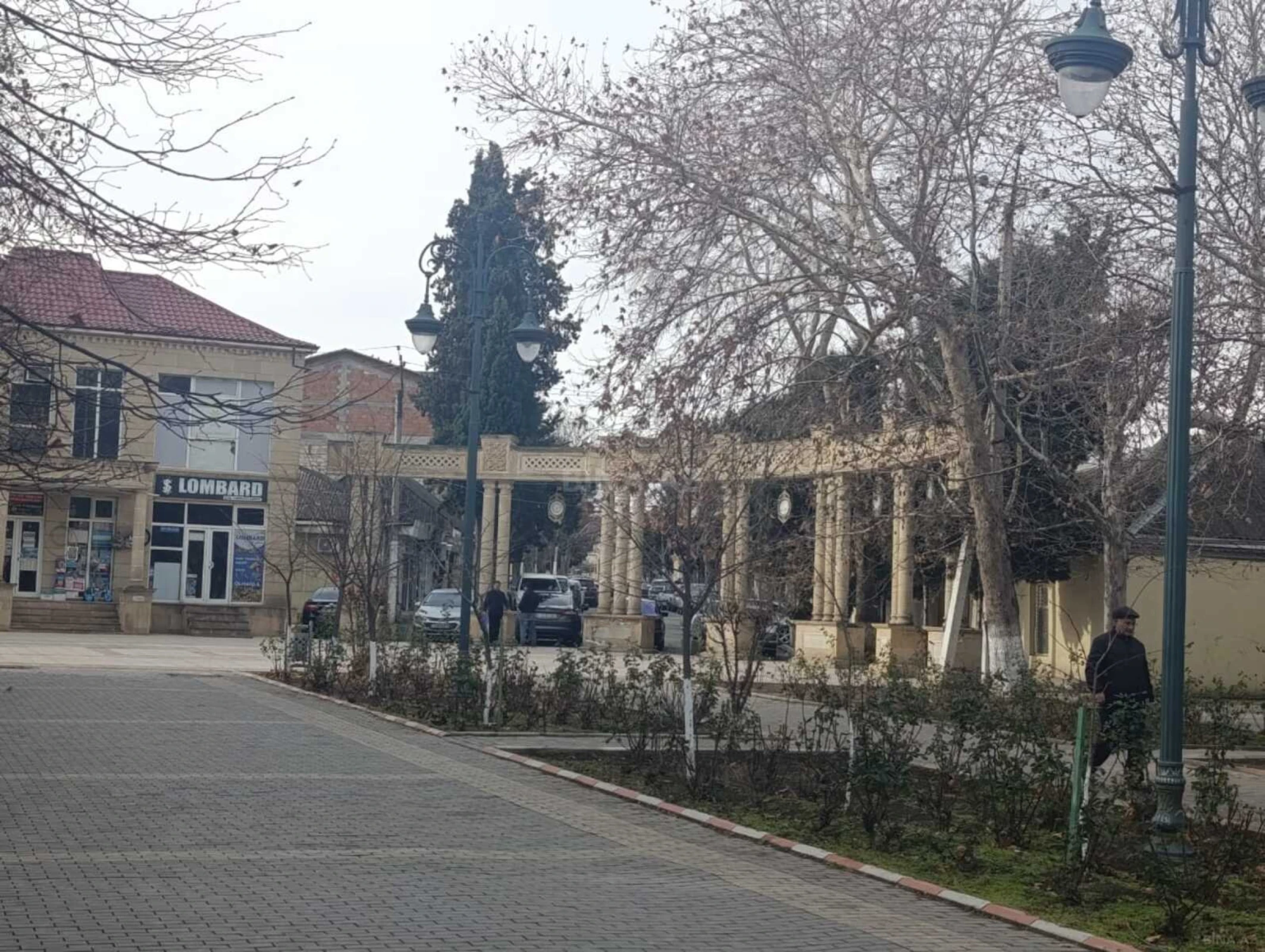 Satılır 5 otaqlı ofis 175.9 m²