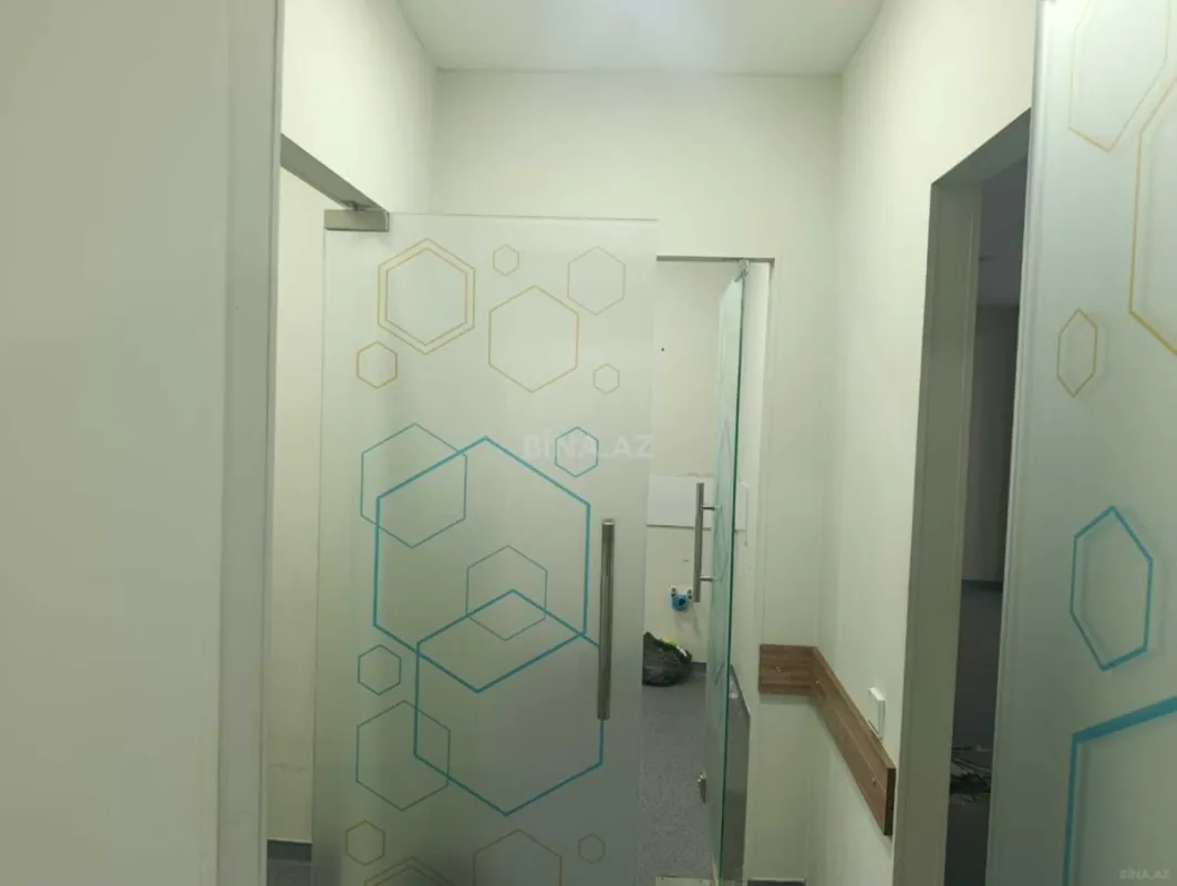 Satılır 5 otaqlı ofis 175.9 m²