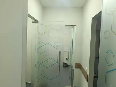 Satılır 5 otaqlı ofis 175.9 m²