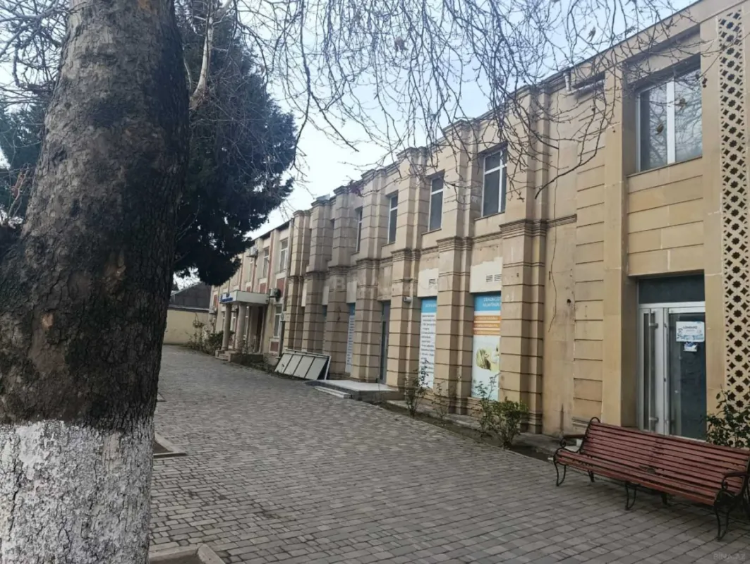 Satılır 5 otaqlı ofis 175.9 m²