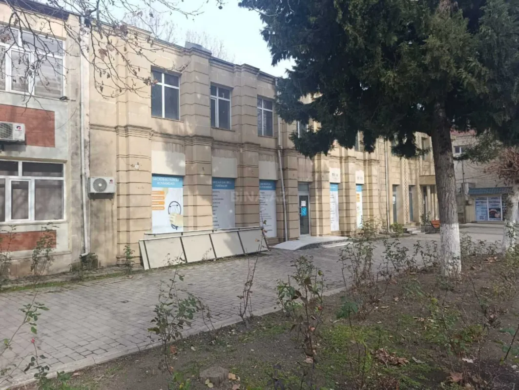 Satılır 5 otaqlı ofis 175.9 m²