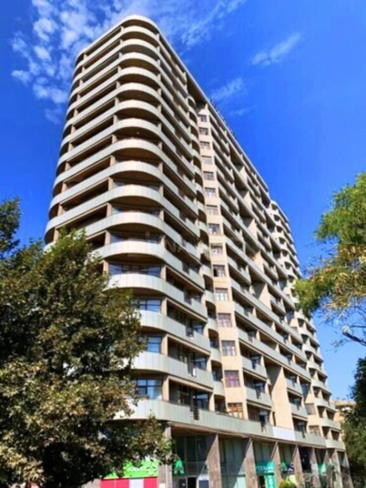 Satılır 3 otaqlı mənzil 110 m²