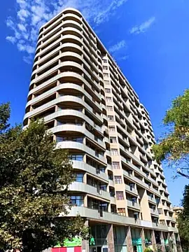 Satılır 3 otaqlı mənzil 110 m²