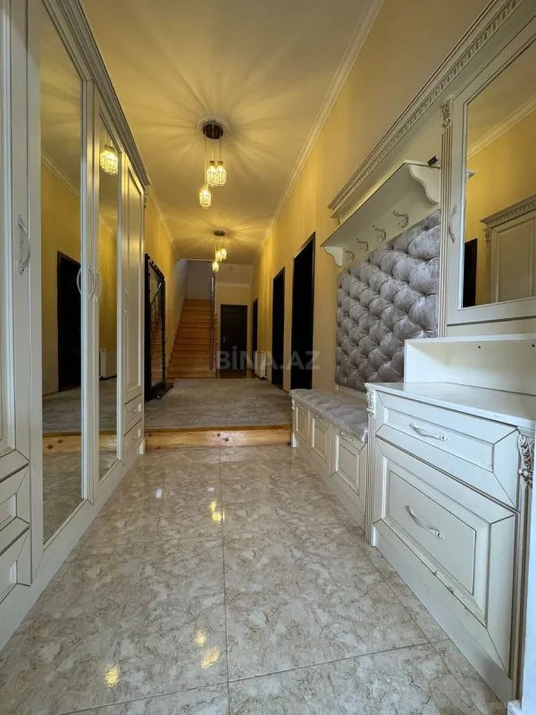 Satılır 10 otaqlı həyət evi 280 m²