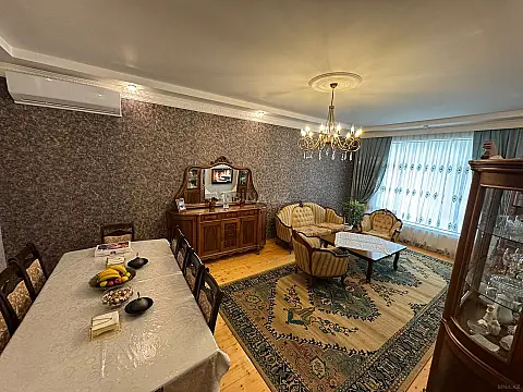 Satılır 10 otaqlı həyət evi 280 m²