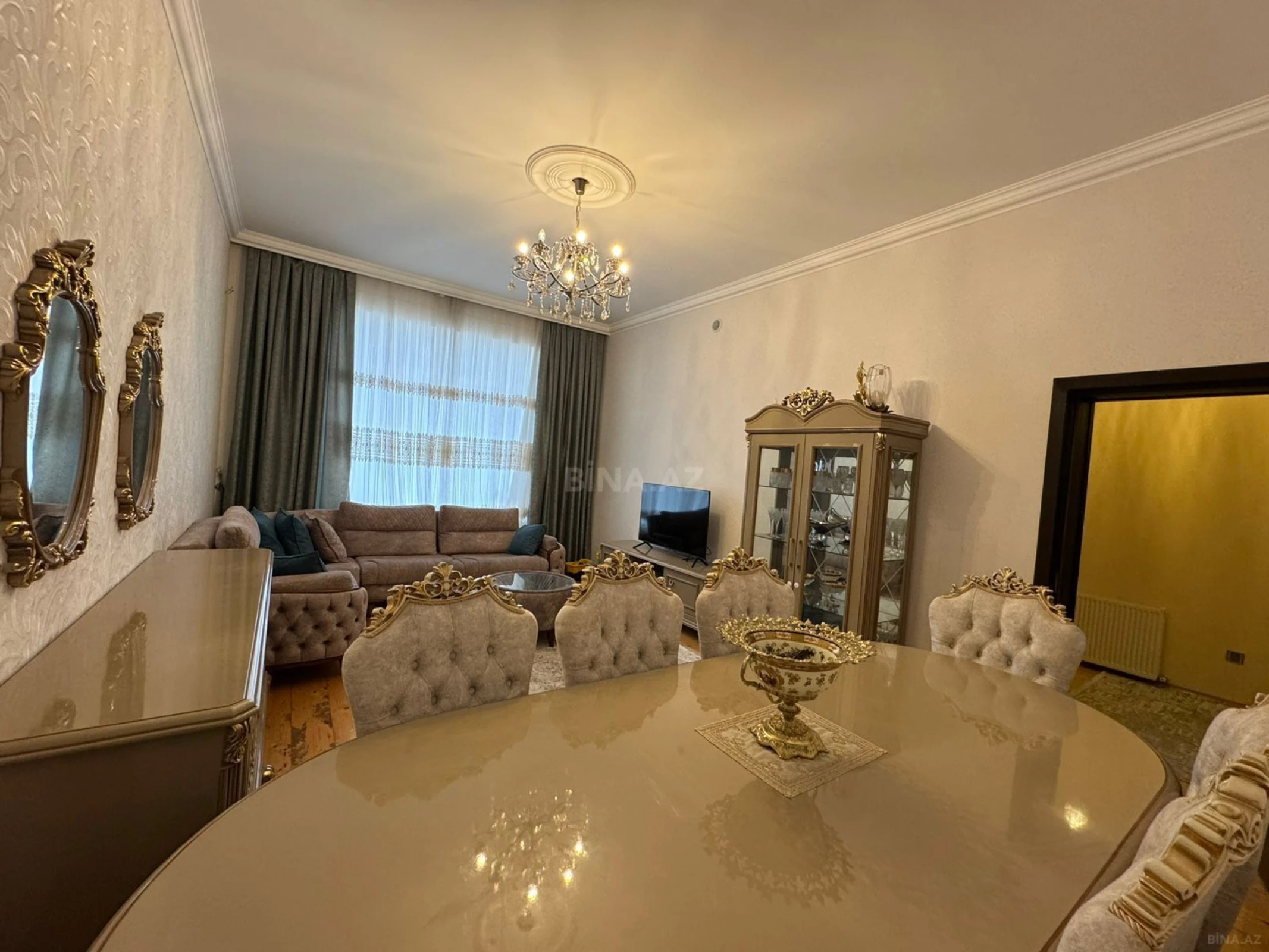 Satılır 10 otaqlı həyət evi 280 m²