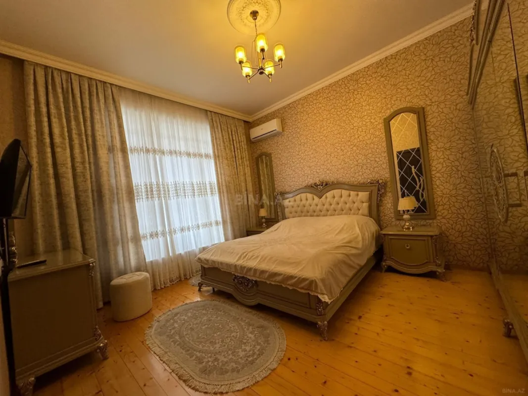 Satılır 10 otaqlı həyət evi 280 m²