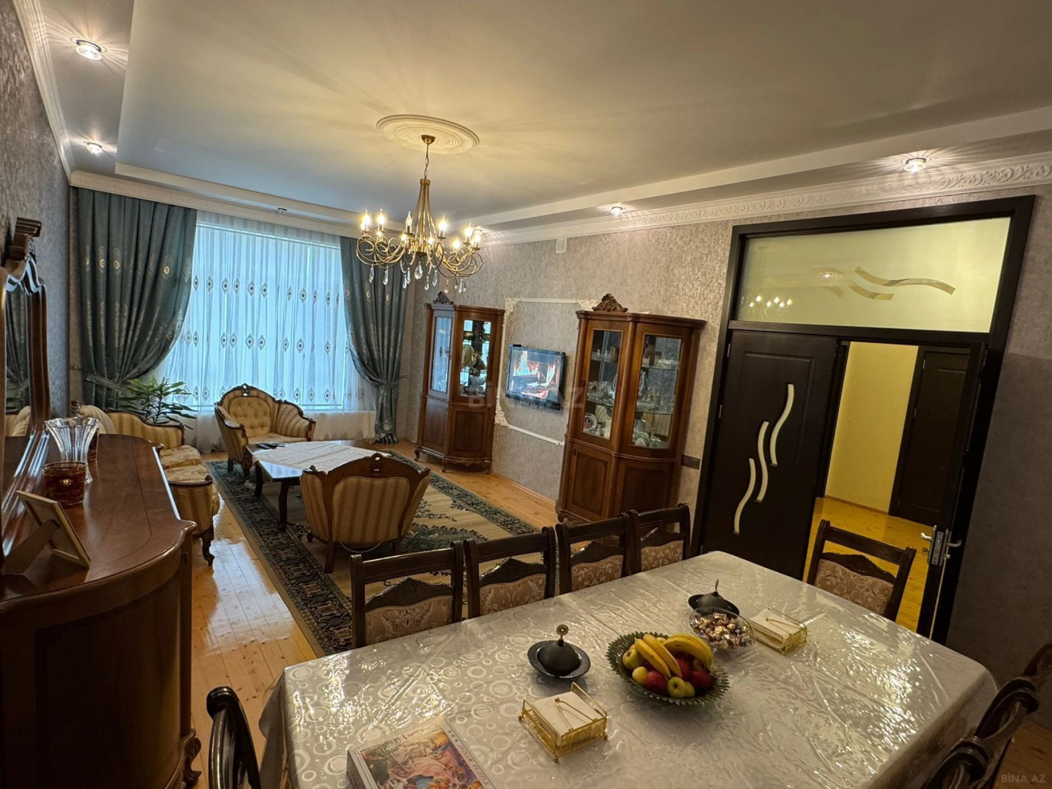 Satılır 10 otaqlı həyət evi 280 m²