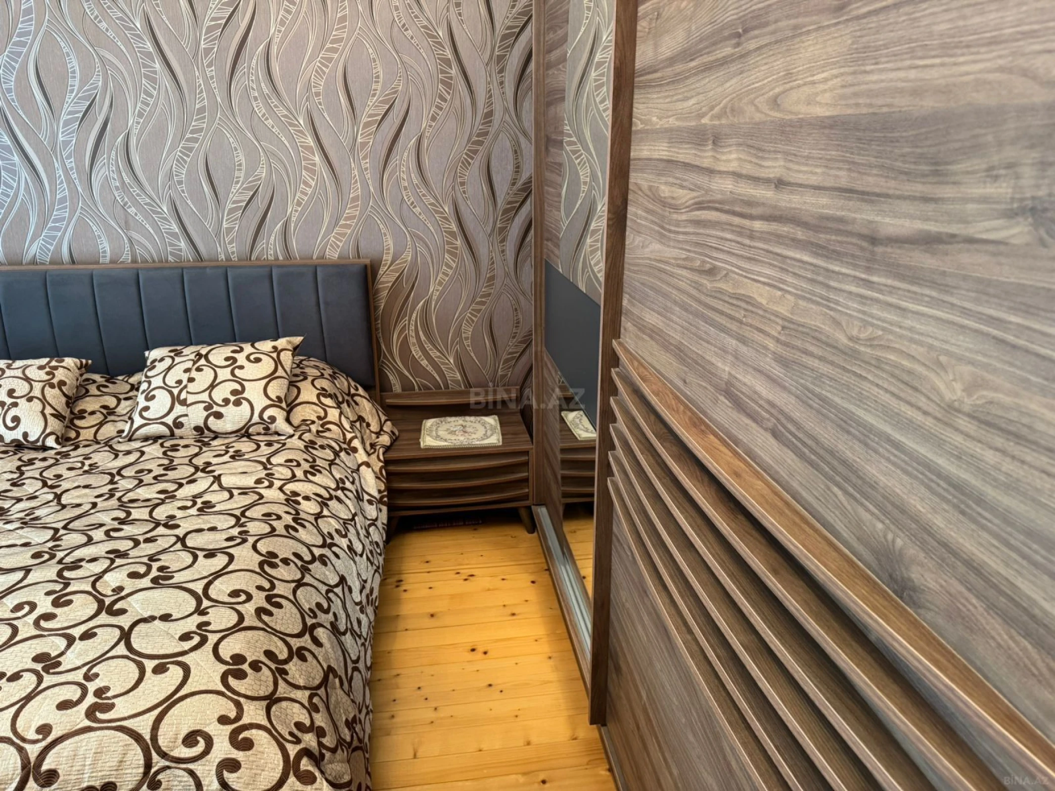 Satılır 10 otaqlı həyət evi 280 m²