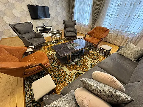 Satılır 10 otaqlı həyət evi 280 m²