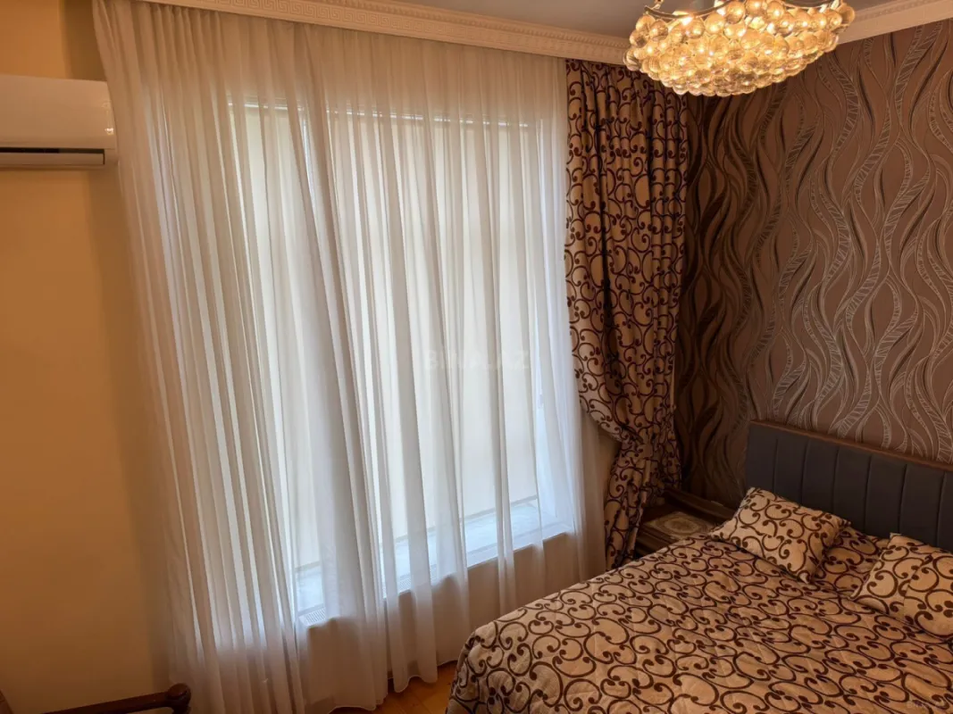 Satılır 10 otaqlı həyət evi 280 m²