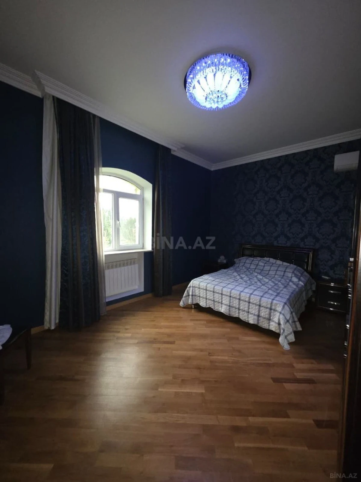 Satılır 4 otaqlı həyət evi 250 m²