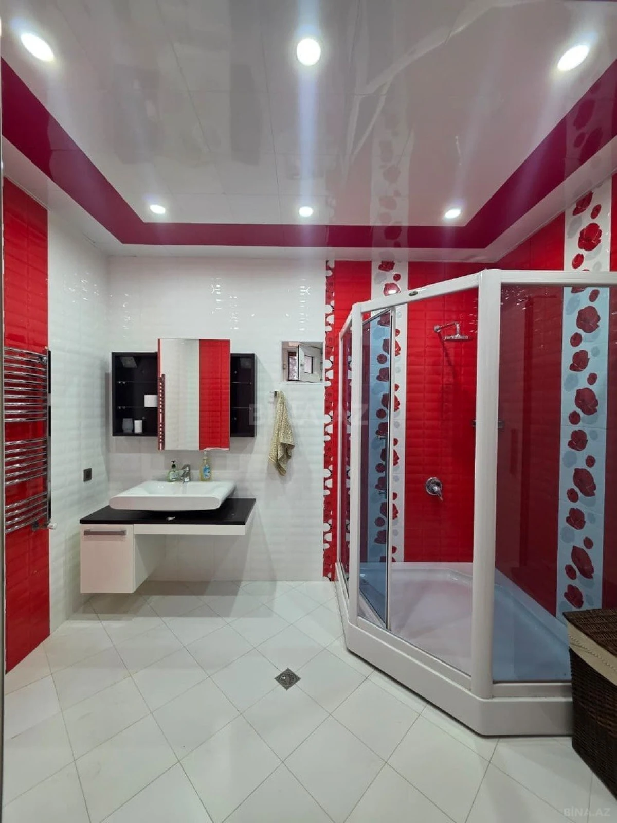 Satılır 4 otaqlı həyət evi 250 m²