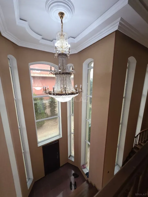 Satılır 4 otaqlı həyət evi 250 m²