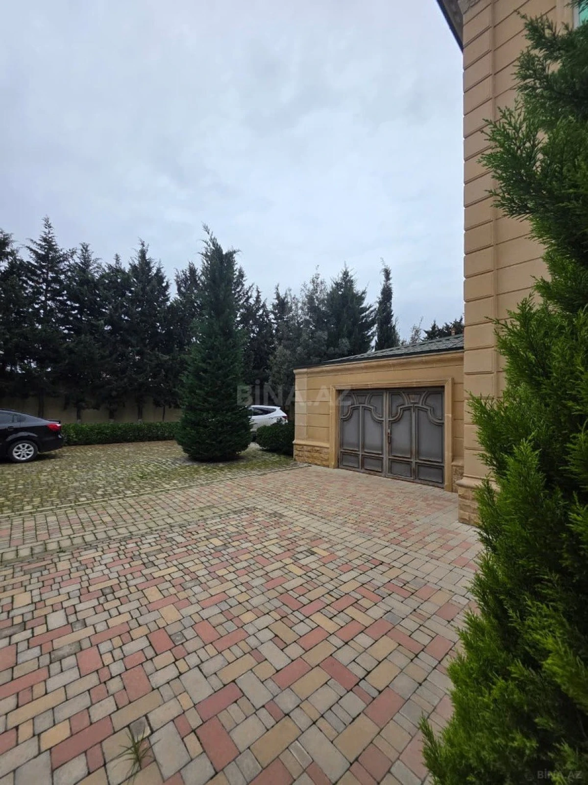 Satılır 4 otaqlı həyət evi 250 m²