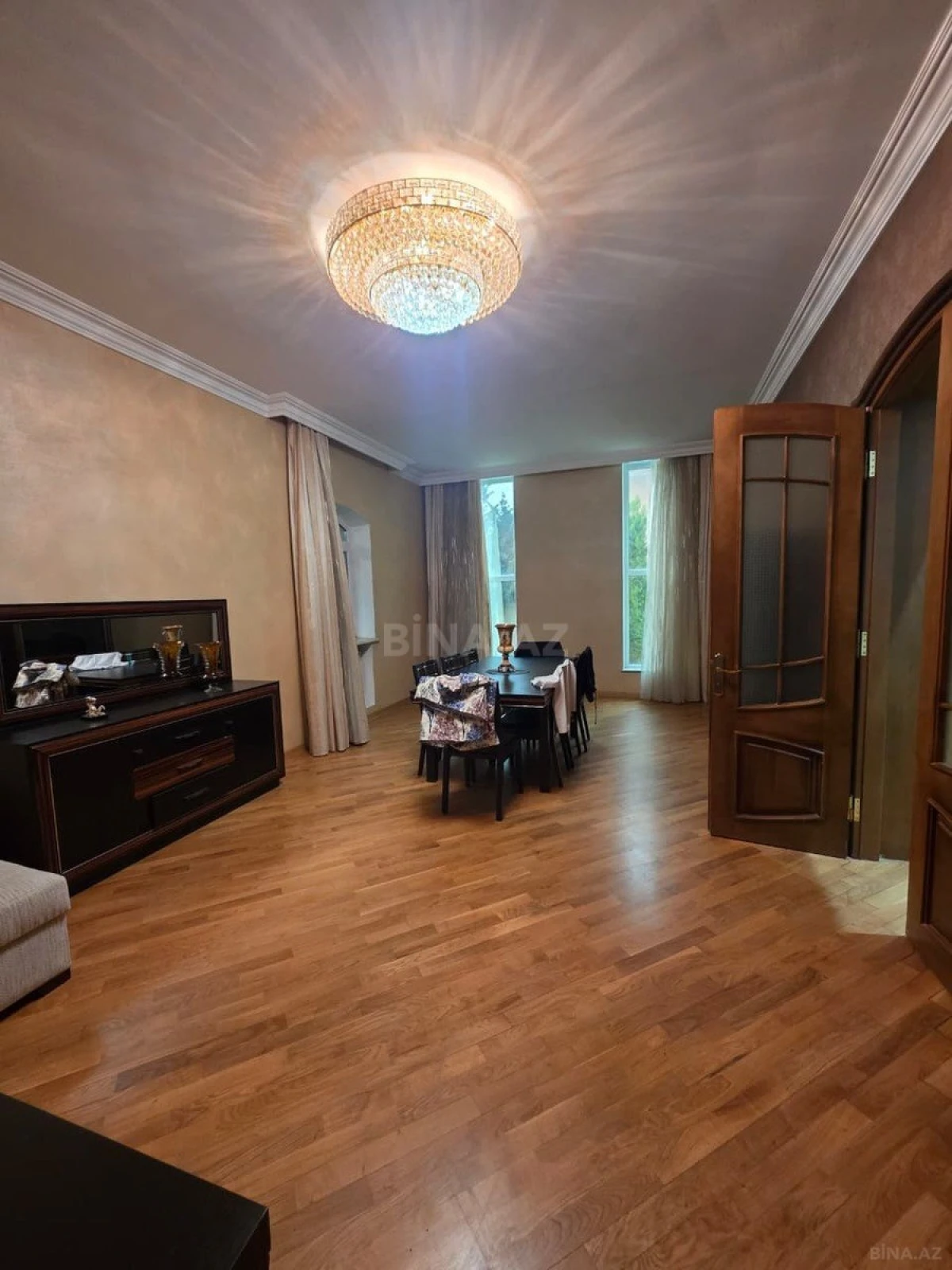 Satılır 4 otaqlı həyət evi 250 m²