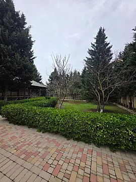 Satılır 4 otaqlı həyət evi 250 m²