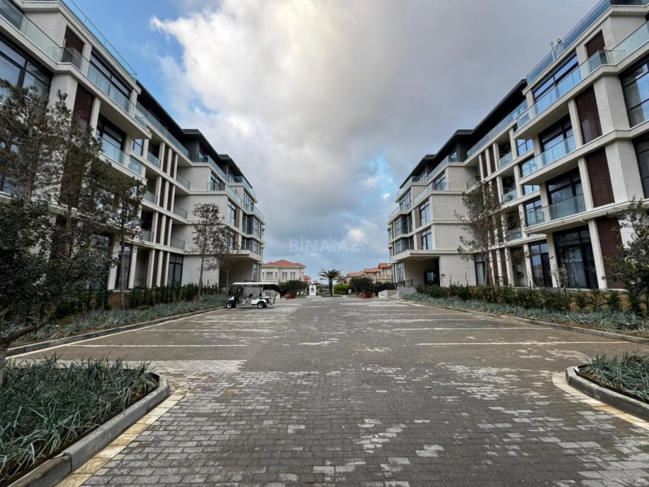 Satılır 2 otaqlı mənzil 71.2 m²