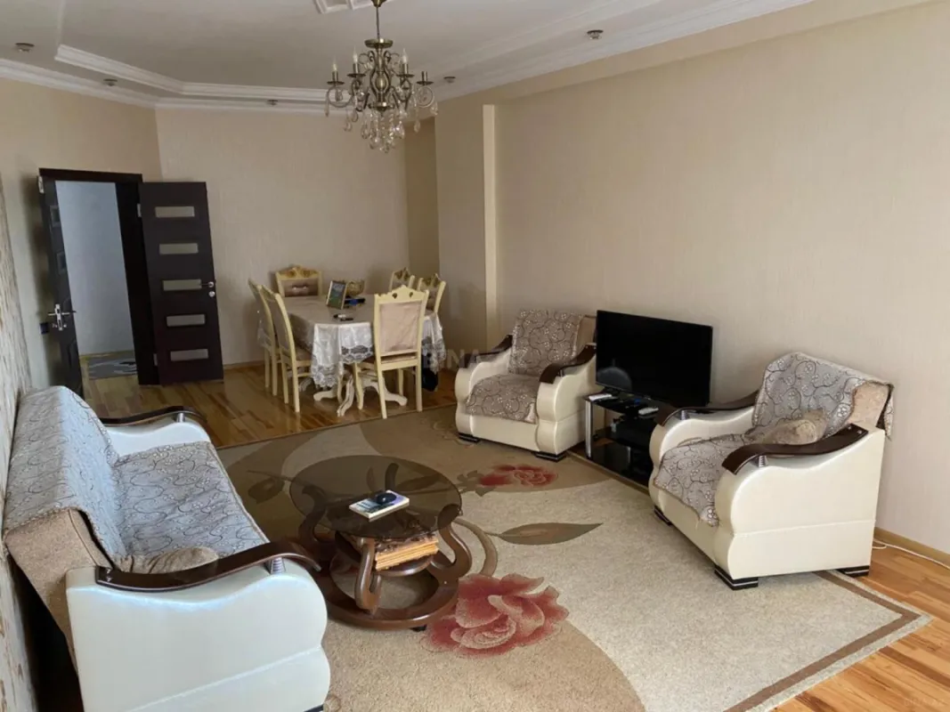 Satılır 3 otaqlı mənzil 120 m²
