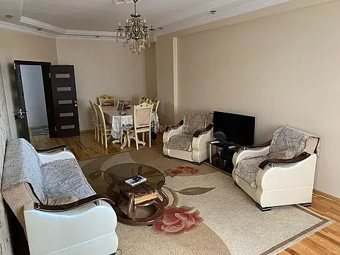 Satılır 3 otaqlı mənzil 120 m²