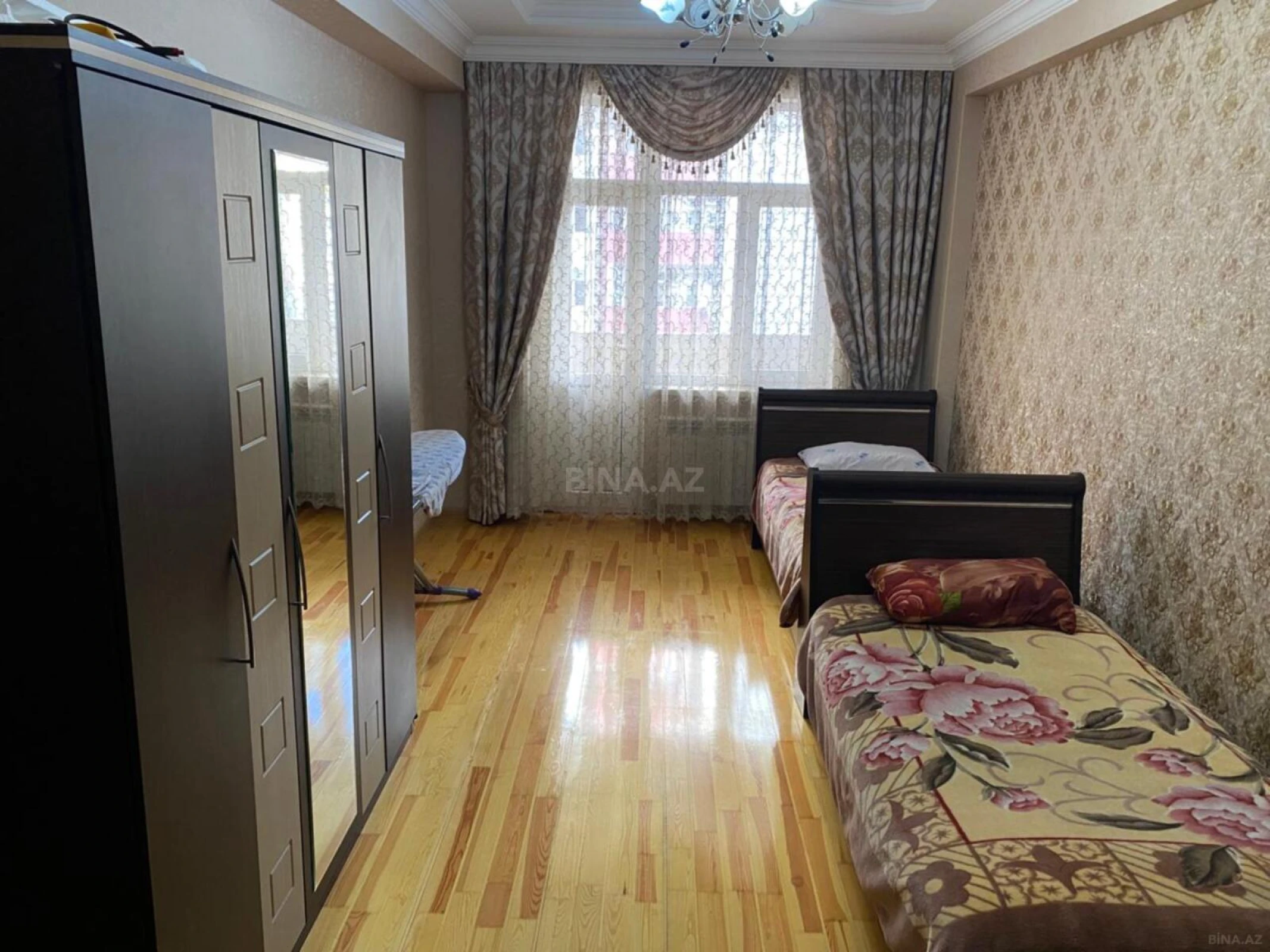 Satılır 3 otaqlı mənzil 120 m²