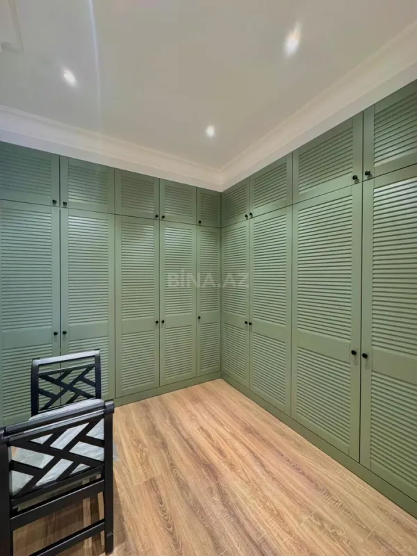 Satılır 5 otaqlı həyət evi 450 m²