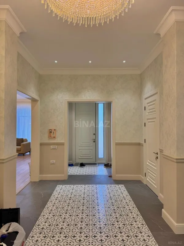 Satılır 5 otaqlı həyət evi 450 m²