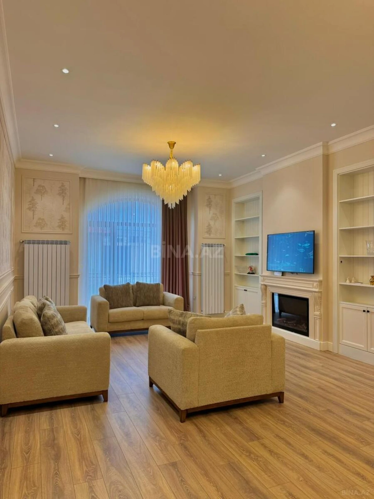 Satılır 5 otaqlı həyət evi 450 m²