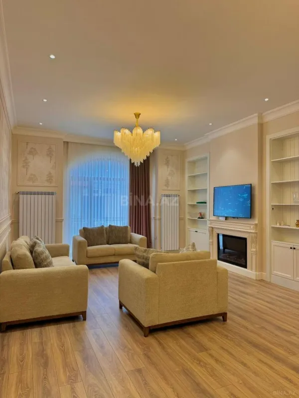 Satılır 5 otaqlı həyət evi 450 m²